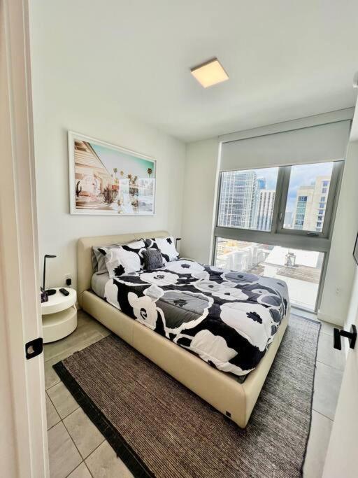 Appartamento Spacious Studio In The Heart Of Downtown Miami Esterno foto