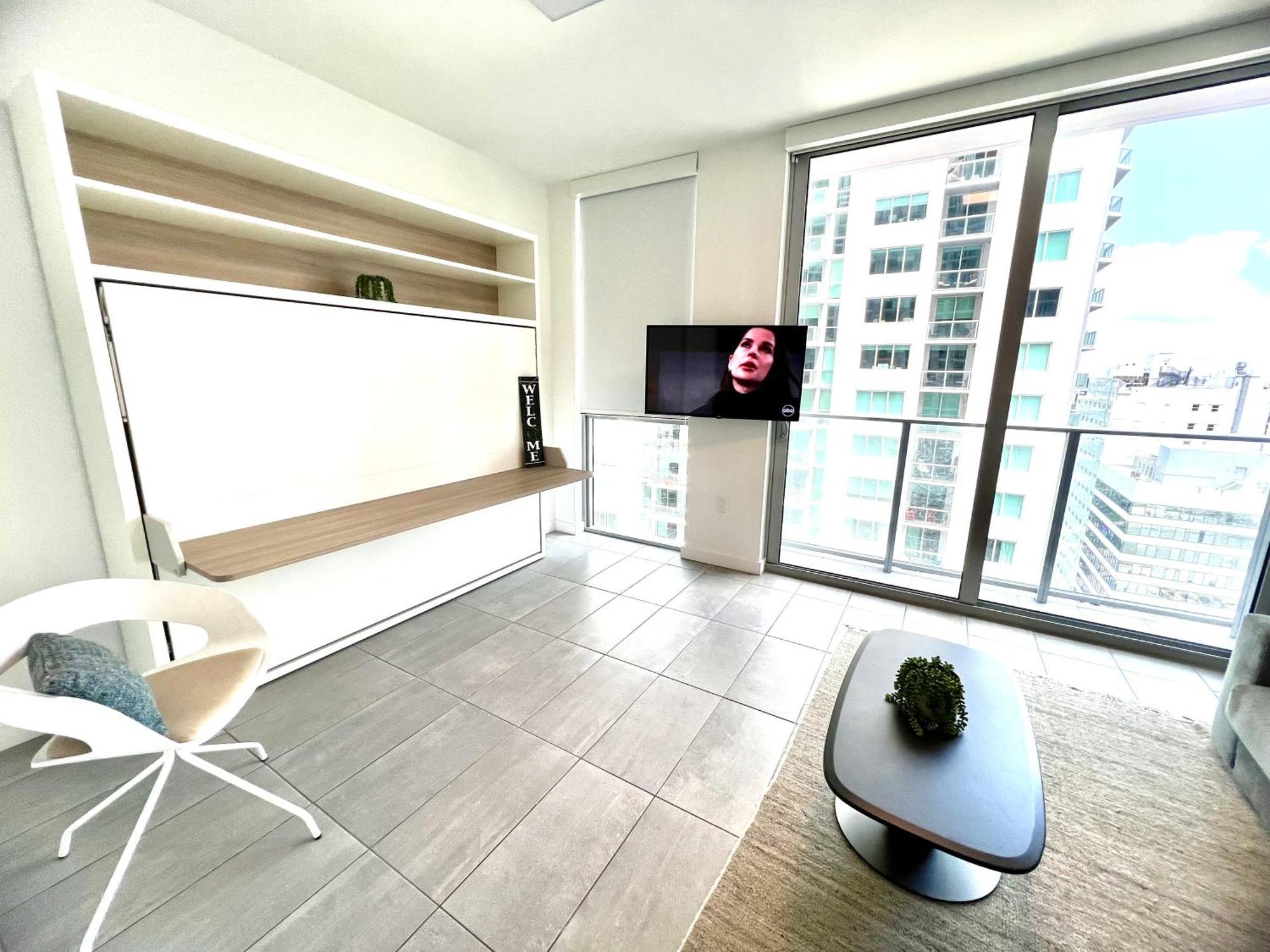 Appartamento Spacious Studio In The Heart Of Downtown Miami Esterno foto