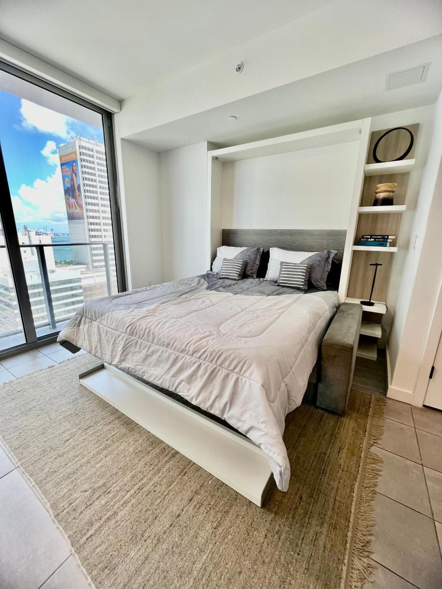 Appartamento Spacious Studio In The Heart Of Downtown Miami Esterno foto